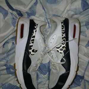 Stylish Women's Sneakers - White and Black